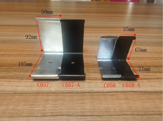 ストックにある 革付き/黒色塗装の大きなクリップ C057 再生可能 65Mn 炭素鋼の木箱用クレートクリップ